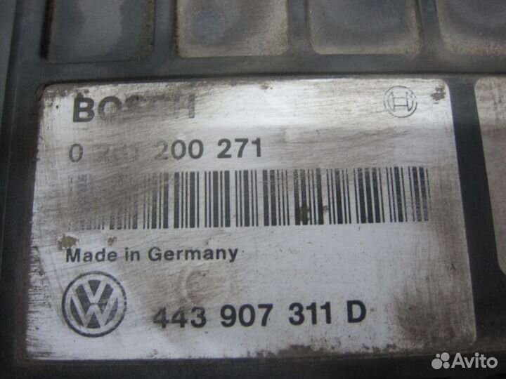 Блок управления двигателем VW Passat B3 1.8