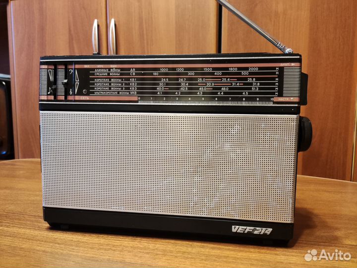 Радиоприемник VEF-214 (с FM 88-108)