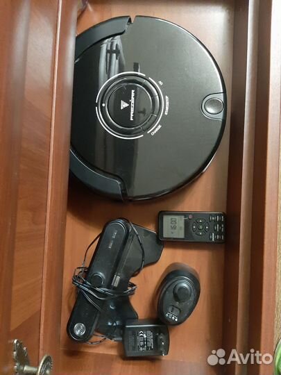 Робот-пылесос Frezerr