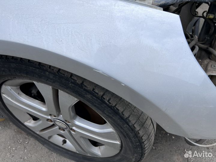 Крыло переднее левое правое Mercedes-Benz W251 R