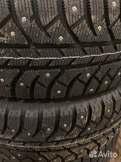 Bridgestone Ice Cruiser 7000S 225/65 R17 102T