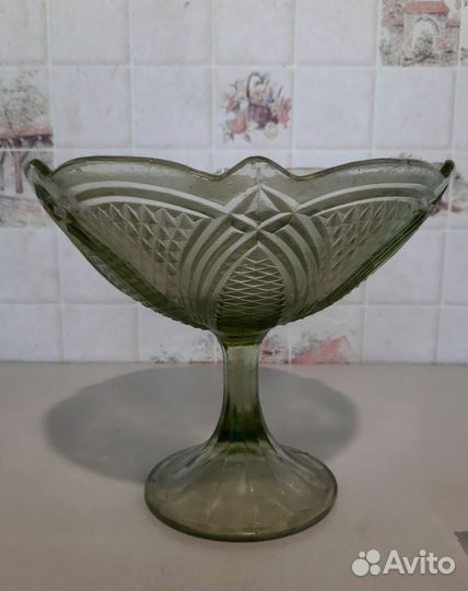 Ваза для фруктов на ножке цветное стекло СССР