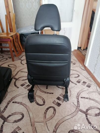 Сиденья передние Subaru Forester SH9