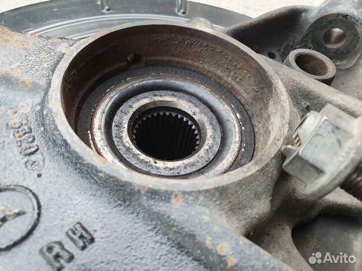 Кулак задний правый AMG для Mercedes W164 W251