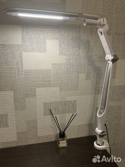 Лампа настольная сенсорная