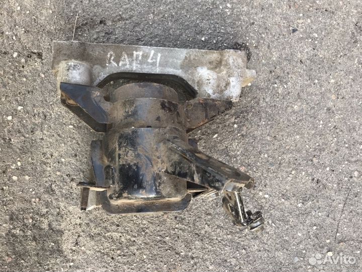 Toyota RAV 4 правый кронштейн двигателя в сборе