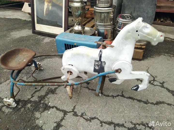 Педальная машина и конь СССР