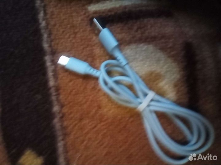 Провод для зарядки телефона