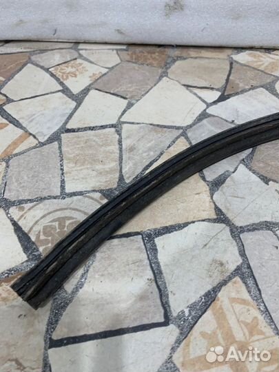 Уплотнительная резинка двери багажника Daewoo