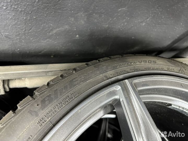 Колеса R22 с зимней резиной 295/30 R22