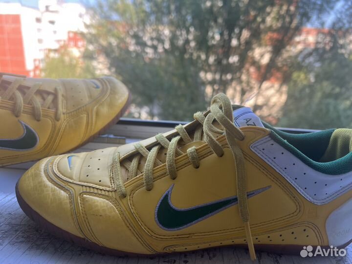 Футбольный буцы