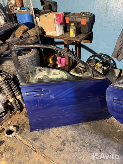 Двери правые toyota altezza