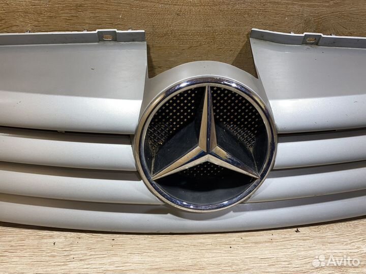 Решетка радиатора Mercedes Benz Vaneo 130411