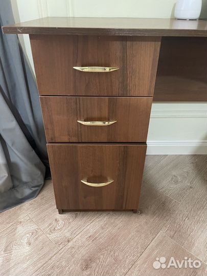 Парта, рабочий стол