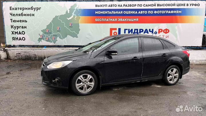 Уплотнитель стекла заднего левого Ford Focus 3 174