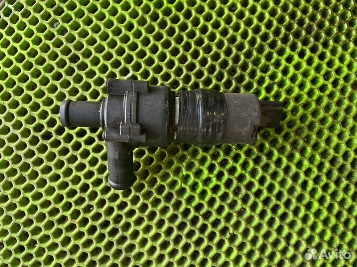 Насос дополнительный для Рassat CC 2008-2017