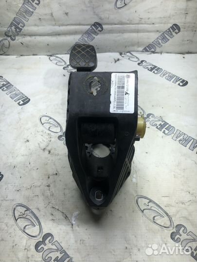 Педаль сцепления Skoda Fabia