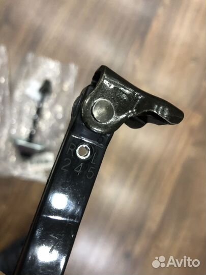 Ограничитель двери Тойота Камри 40 68620-33070