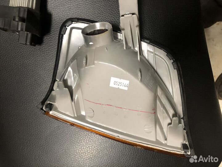 Стёкла на фару Мерседес w124 новое