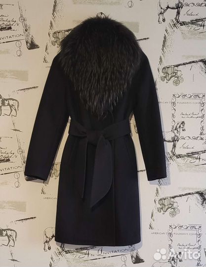 Пальто женское с натуральным мехом