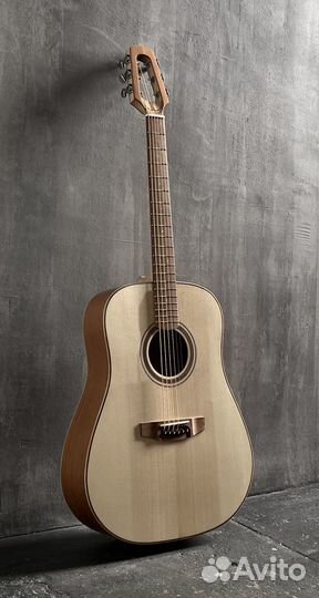 Акустическая гитара мастерской I&S