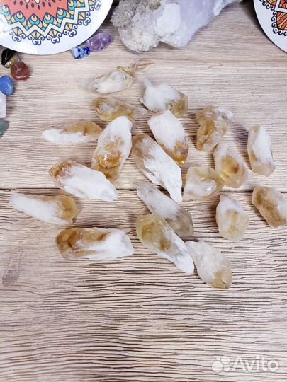 Кристаллы турмалина, аметиста, кварца, флюорита