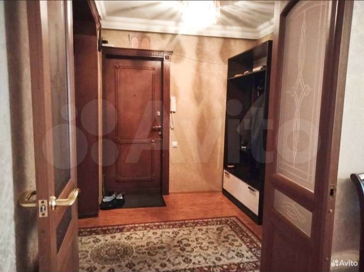 4-к. квартира, 100 м², 4/9 эт.