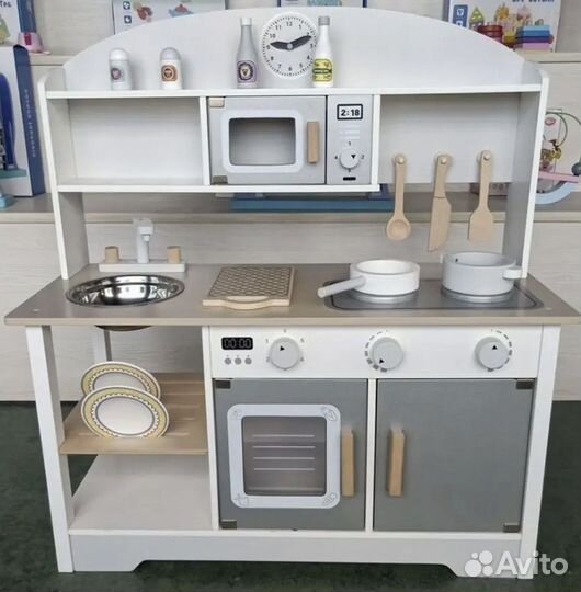 Детская деревянная кухня