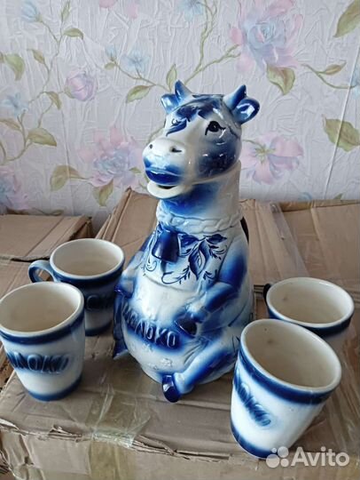 Графин с кружками