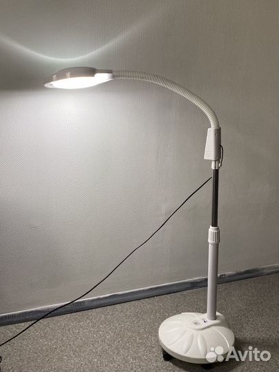 Лампа лупа напольная