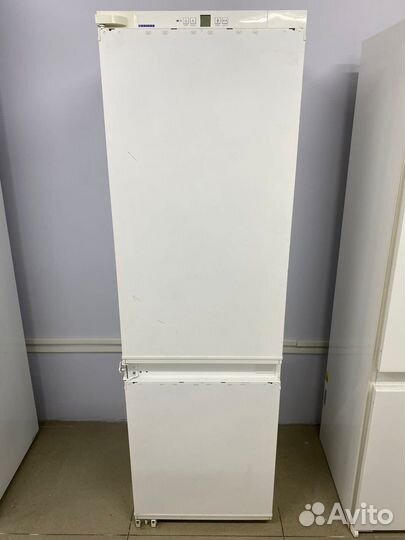 Встраиваемый холодильник 