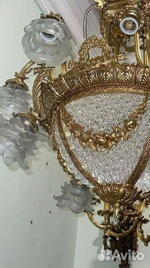 Люстра.Мебель в стиле Людовика.Антиквариат