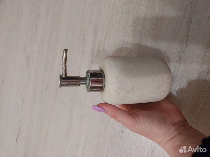 Дозатор для жидкого мыла