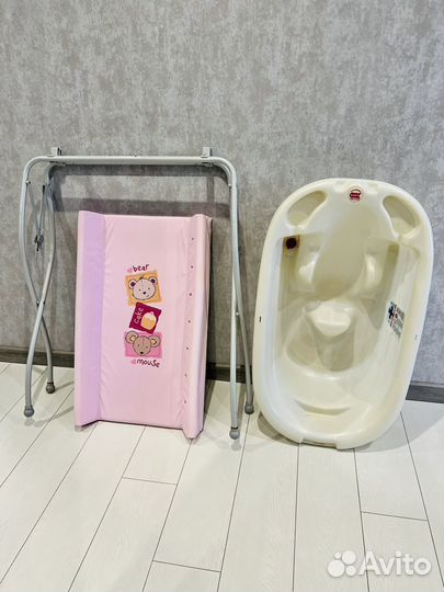 Ванночка для купания с подставкой и пеленальный