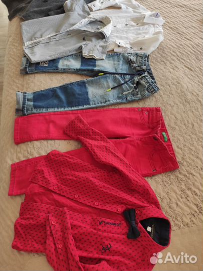 Рубашки и джинсы на мальчика 104-110