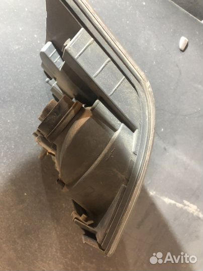 Фонарь задний левый ренджровер 2007