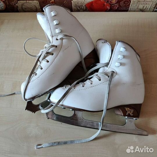 Продаю фигурные коньки Risport Antares