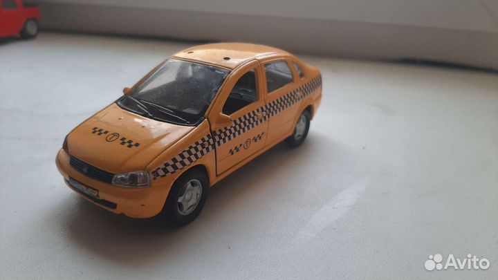 LADA Kalina 1:32 модель Welly