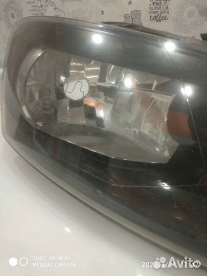 Фара правая на Volkswagen Polo 5 дорест