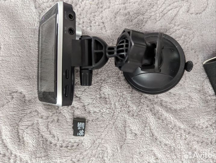 Автомобильный видеорегистратор Rolsen RVR-200