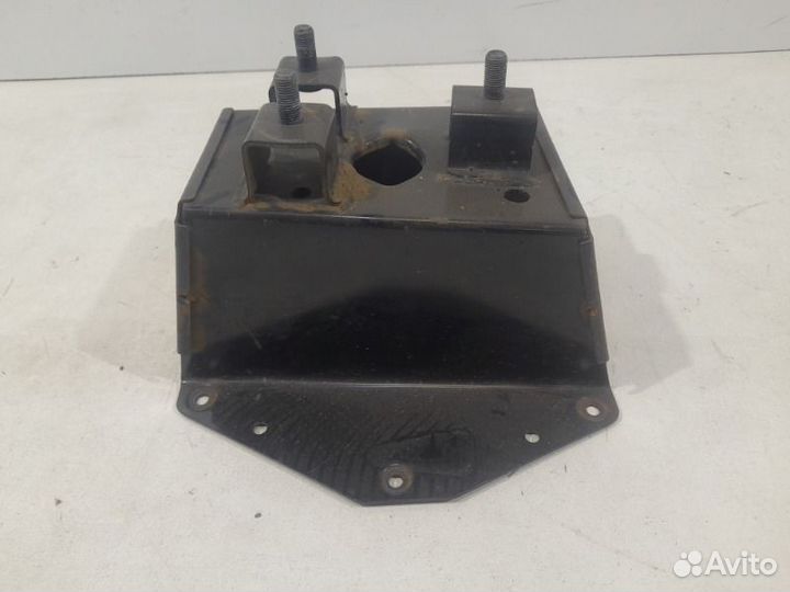 Держатель колесная ниша задний задний Uaz Patriot