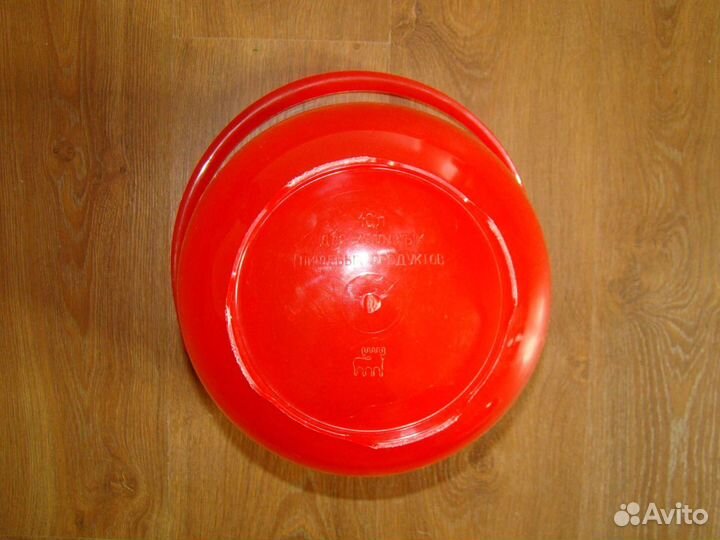 Пластиковый таз и дуршлаг для хол. продуктов