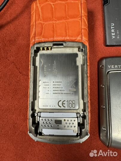 Vertu Ascent Black Leather