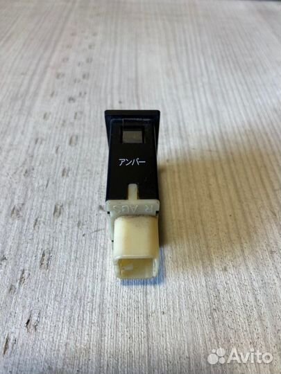 Кнопка подогрева сиденья правая Toyota Rav4