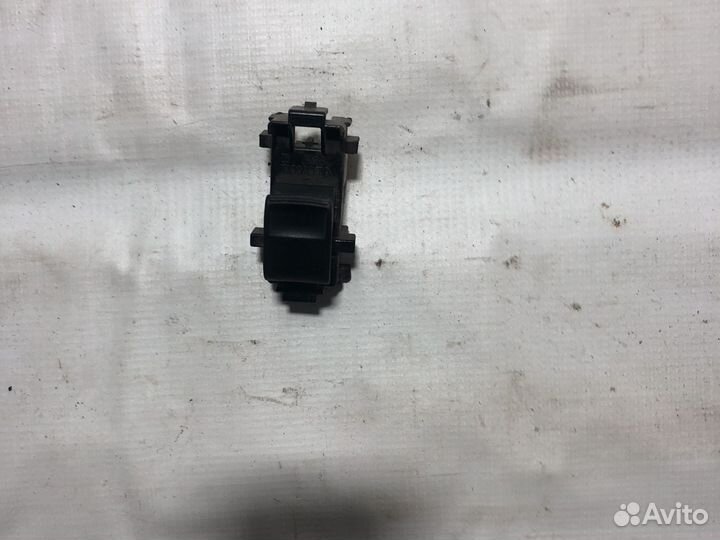 Кнопка переключателья стеклоподъемника Тойота camr