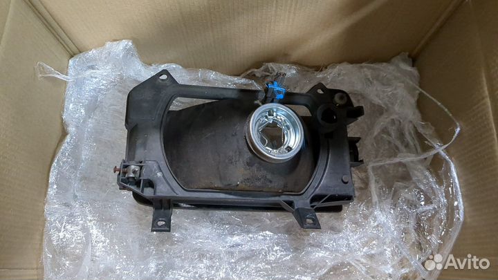 Фара (передняя) левая Volkswagen Transporter 4