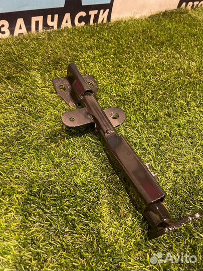 Кронштейн (крепление) левый Fiat 124 2018