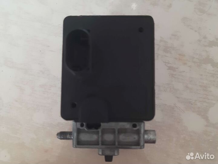 E0160400 Valeo 8200604932 электроблокировка руля