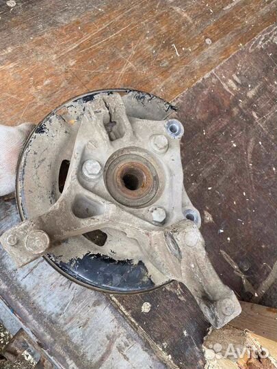 Пворотный кулак передний правый Chevrolet Cruze