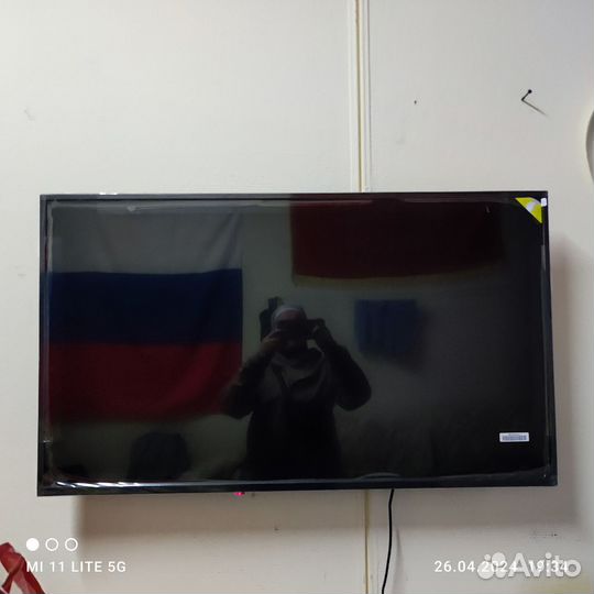 SMART tv салют 43 бу